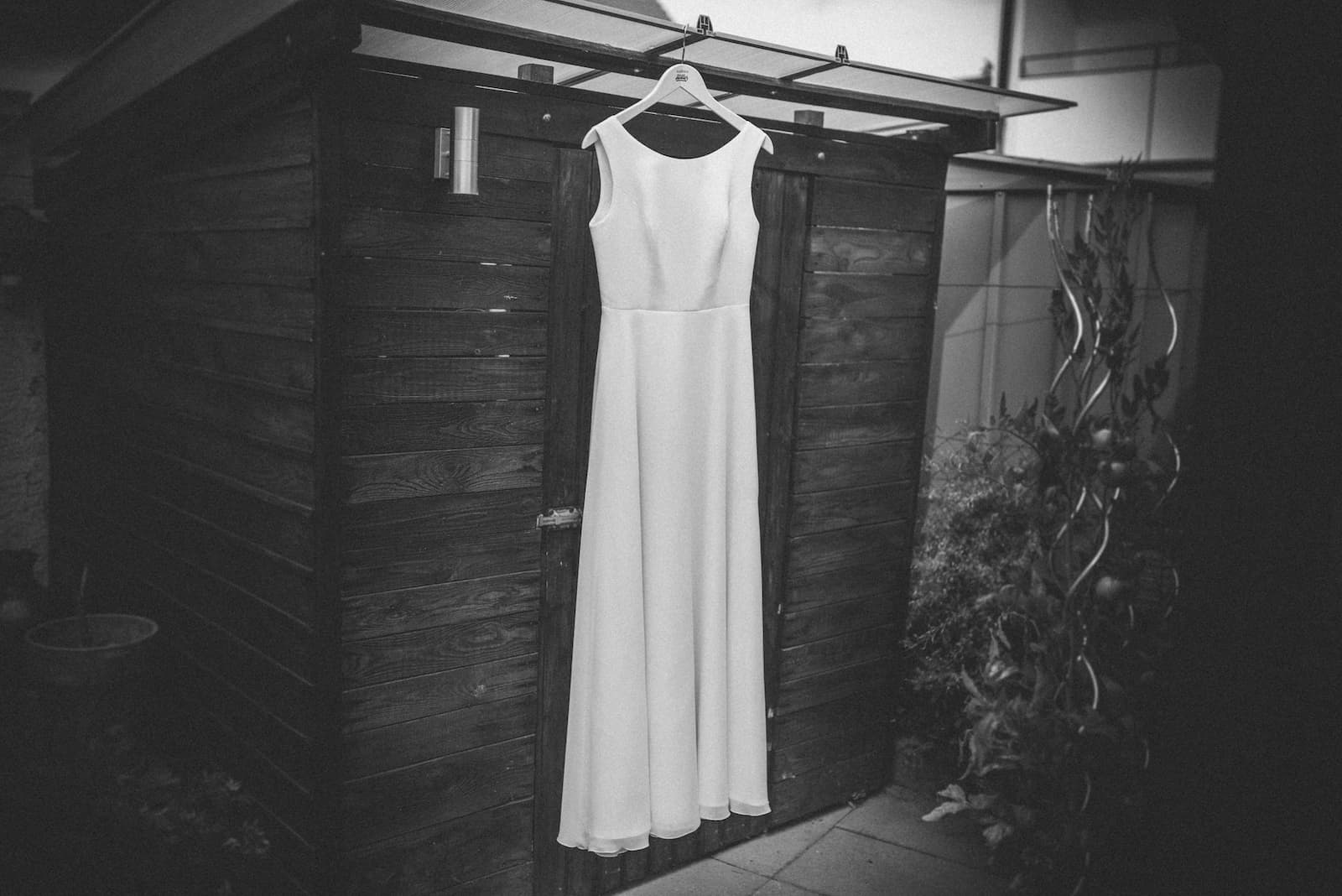 Hochzeitskleid bei einem Standesamt-Shooting in Beilstein