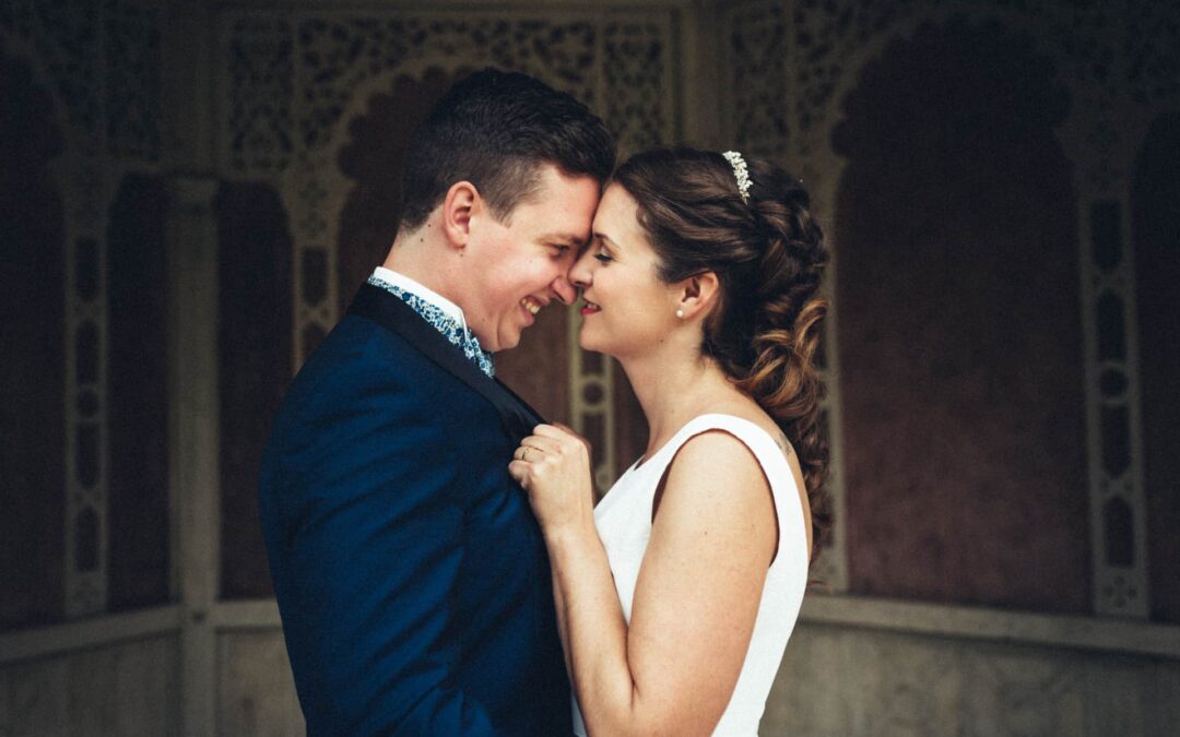 Emotionales Hochzeitsfoto eines Paares in Beilstein, aufgenommen vom Hochzeitsfotografen Niklas Hesser.