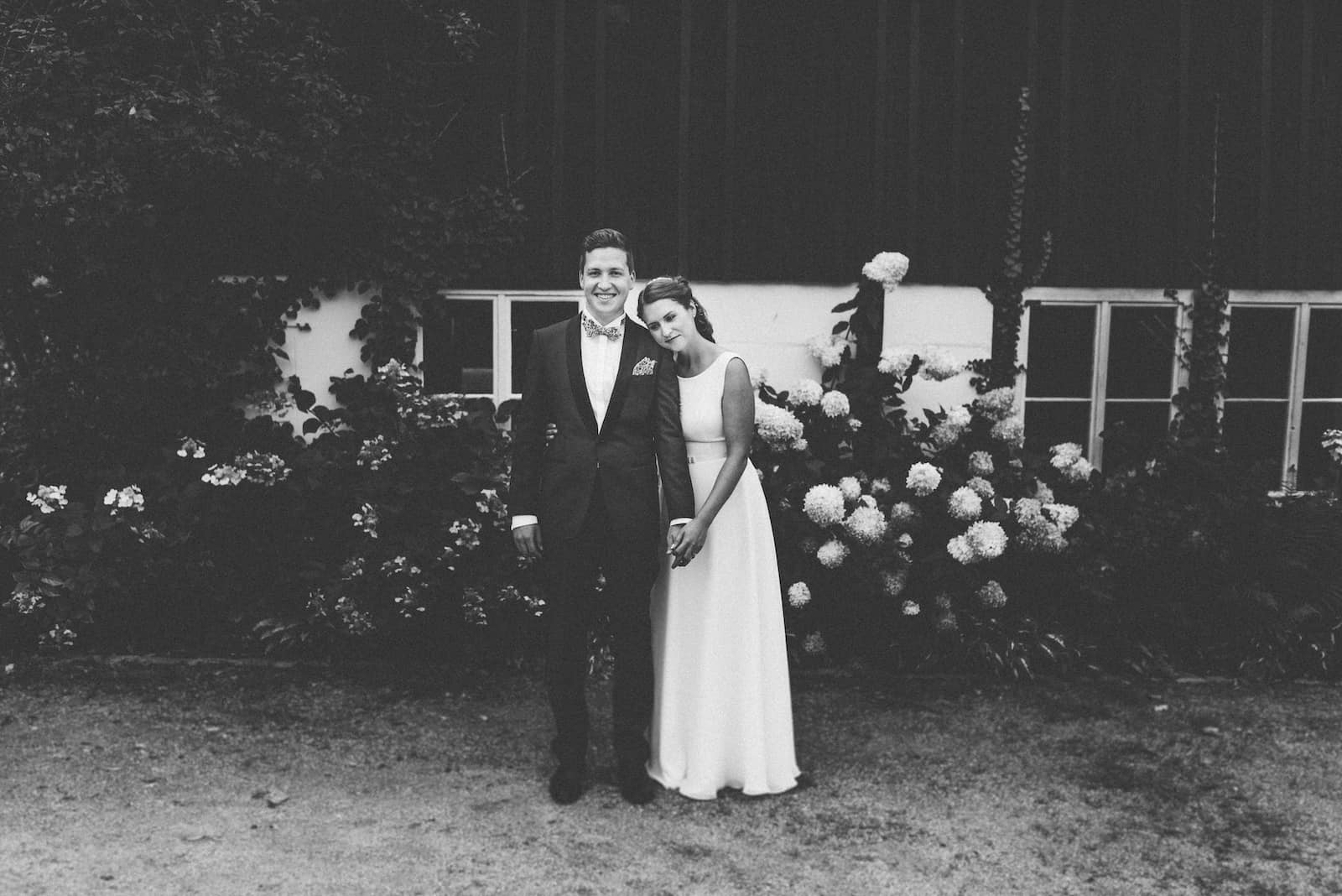 Hochzeitsfotografie in Beilstein, aufgenommen vom Hochzeitsfotografen Niklas Hesser, zeigt ein Brautpaar vor einer malerischen Kulisse.