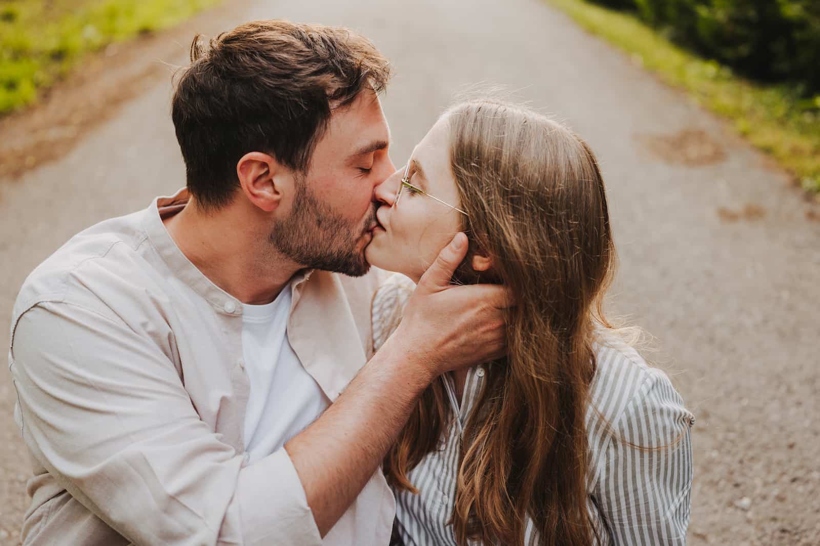 Paar beim Fotoshooting in Neckarsulm, aufgenommen vom Eventfotografen Niklas Hesser