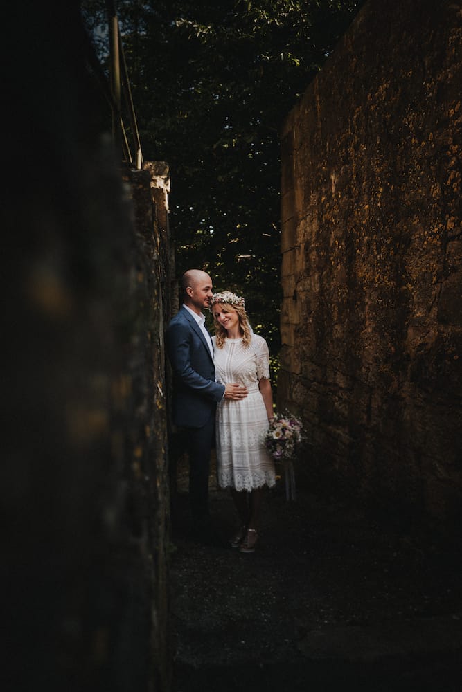 Standesamt Fotografie in Lauffen am Neckar - Brautpaar in romantischer Umgebung