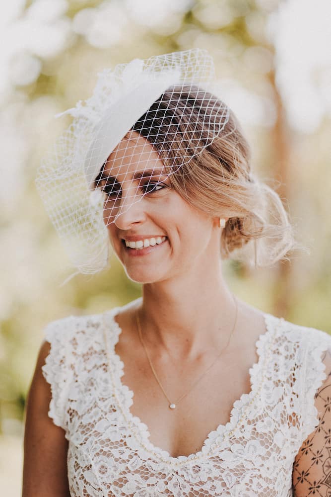 Braut im Spitzenkleid bei der Standesamt Fotografie in Neckarsulm