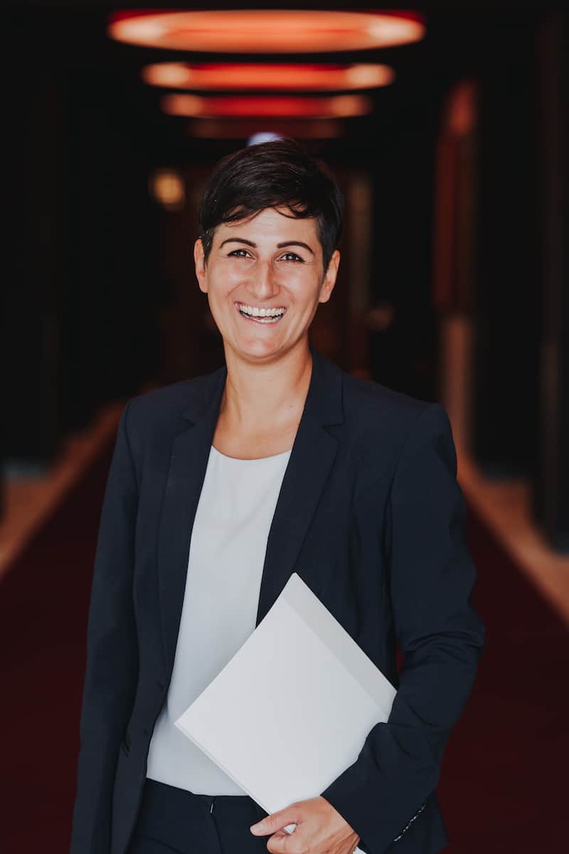 Businessportrait einer Frau im Parkhotel, fotografiert vom Eventfotografen Niklas Hesser in Heilbronn.