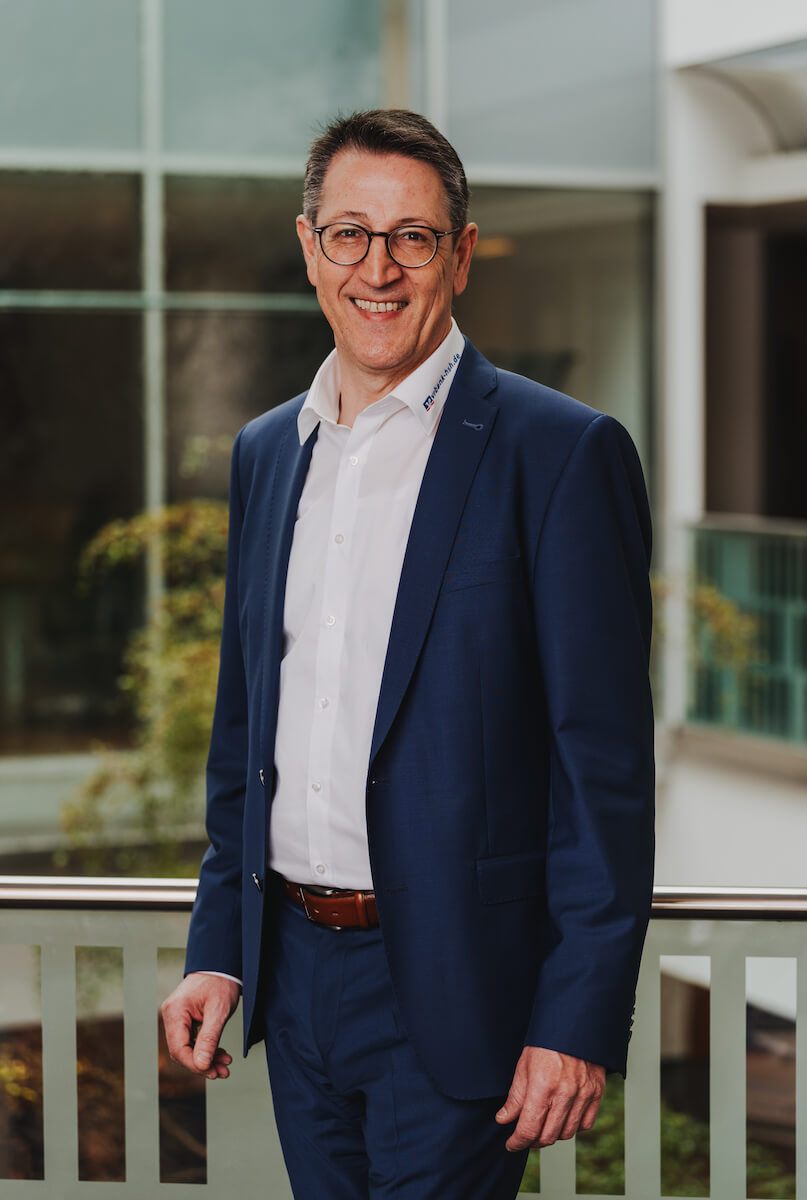 Businessportrait eines Mannes in Schwäbisch Hall, aufgenommen vom Fotografen Niklas Hesser.