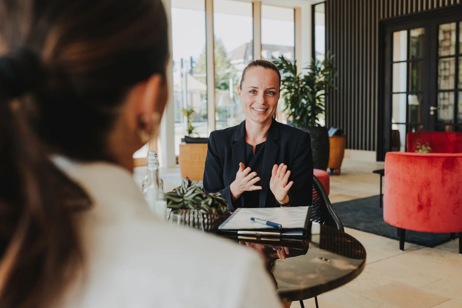 Businessmeeting in Heilbronn mit Fokus auf Businessfotografie von Niklas Hesser