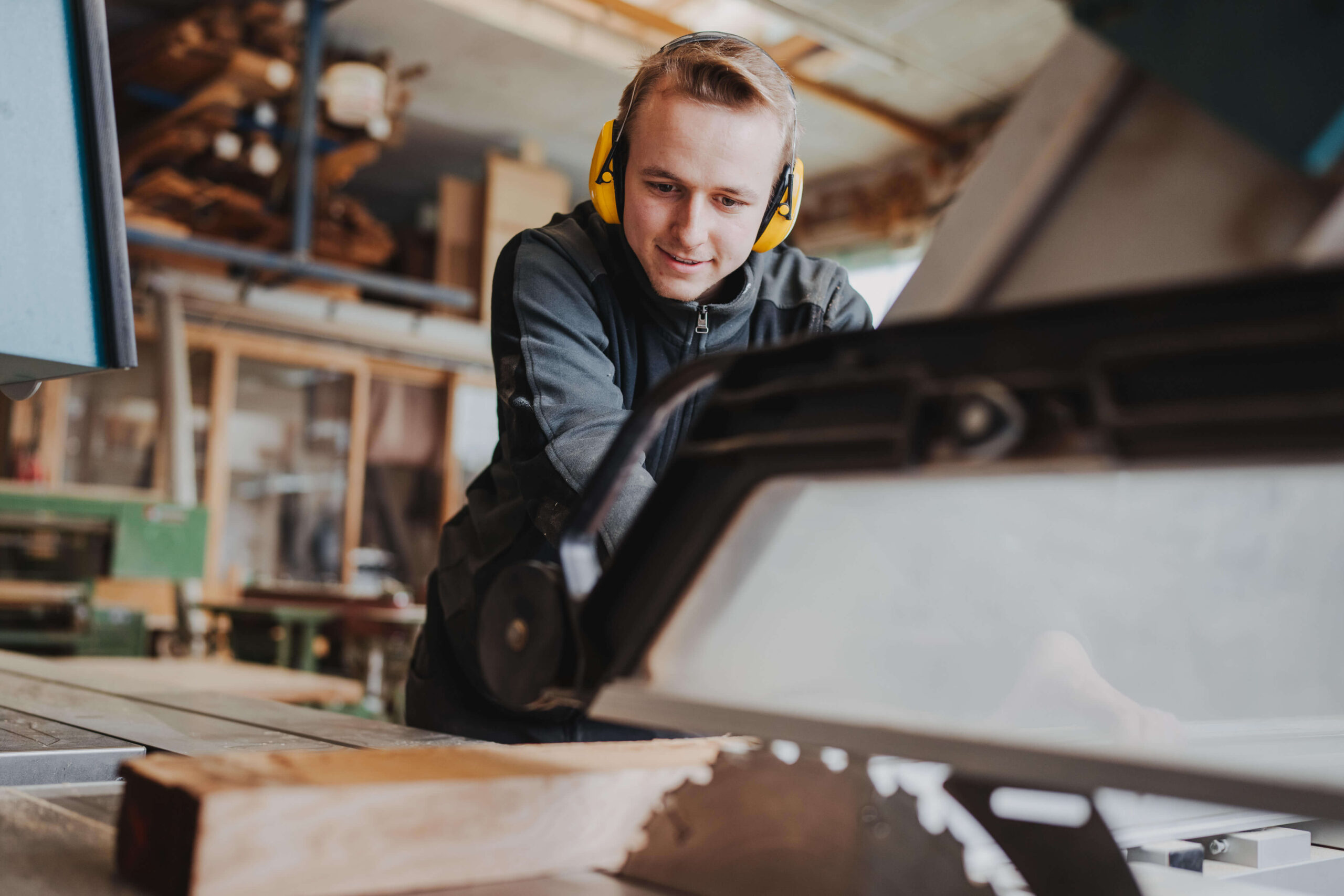 Businessporträt eines Handwerkers bei der Arbeit in Obersulm, aufgenommen vom Eventfotografen Niklas Hesser.
